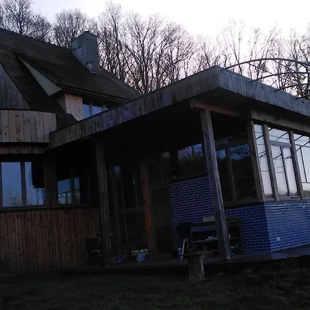 Unusual House Sleeps 12 *