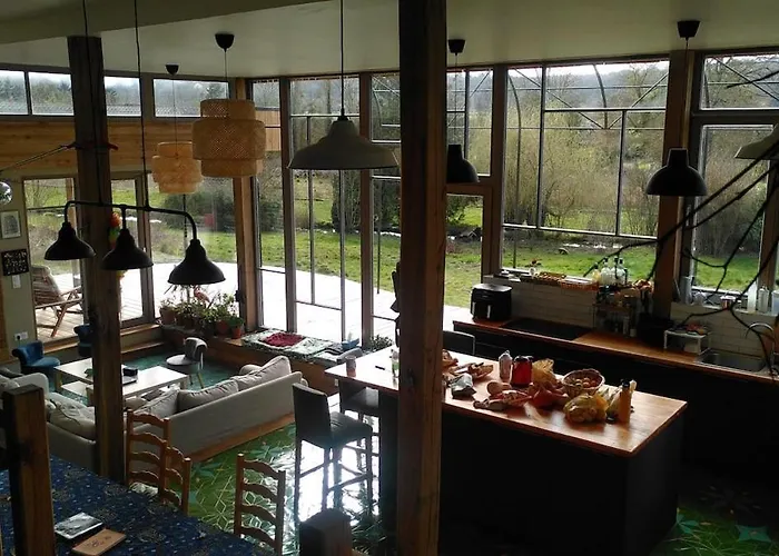 Unusual House Sleeps 12 Villa *