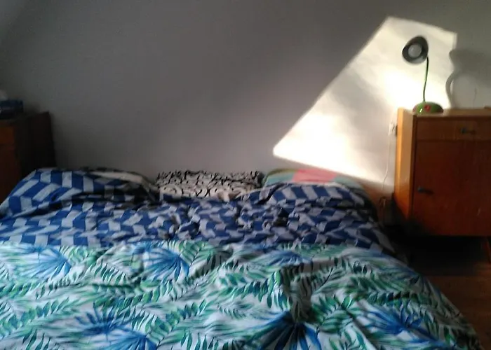 Unusual House Sleeps 12 *