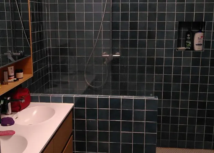 Unusual House Sleeps 12